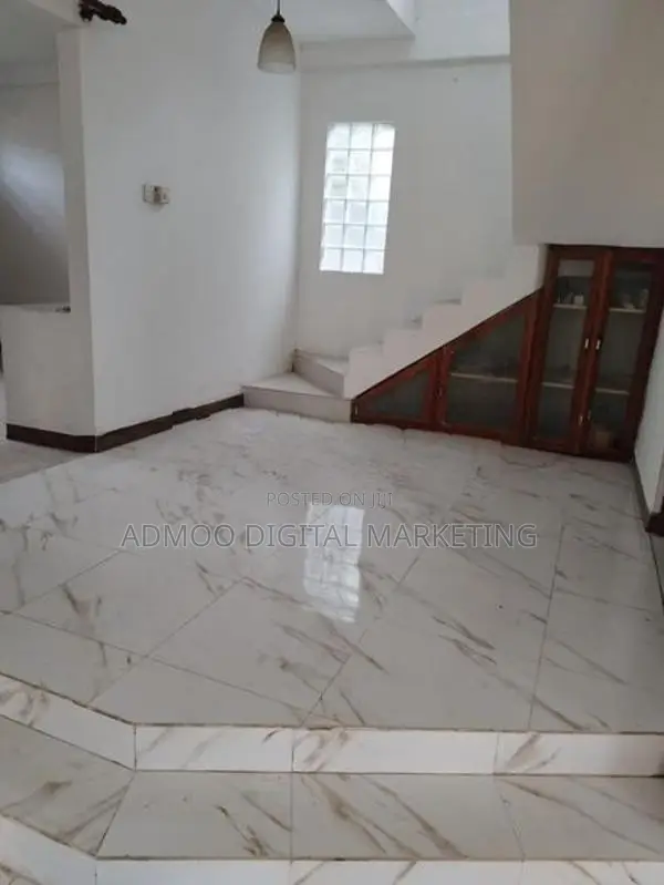 Two Story House for Rent in Waragoda Road, Kelaniya