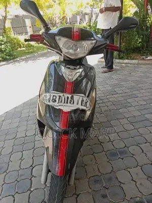 Mahindra Uzo 125 2017