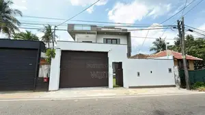 Brand New Three Storey House for Sale in Kottawa Makubura
