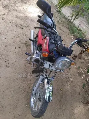 Bajaj Boxer 2012
