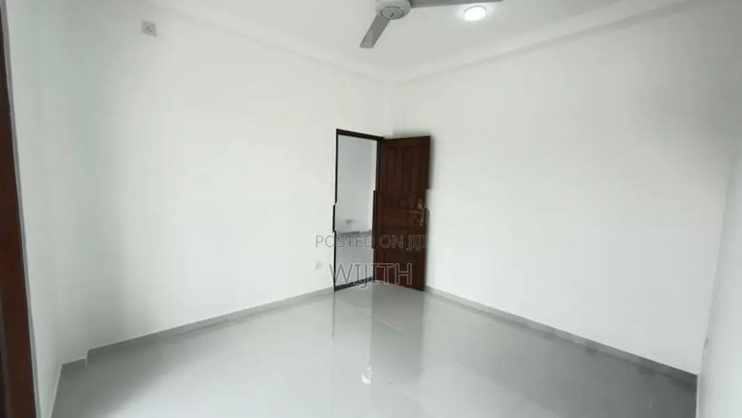 Brand New Three Storey House for Sale in Kottawa Makubura