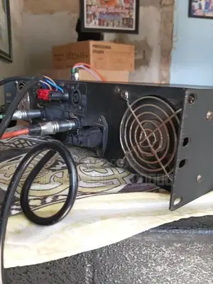 Peavey CS 4080HZ Power Amplifier