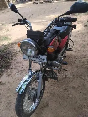 Bajaj Boxer 2012