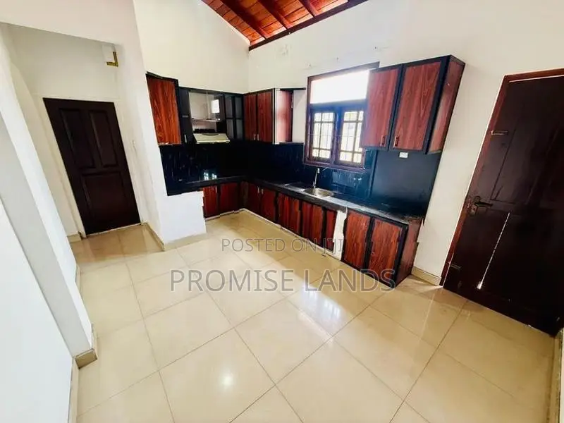 Upstairs House for Rent in Wattala