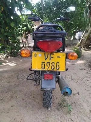 Bajaj Boxer 2012