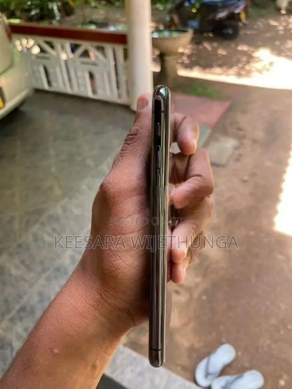 Apple iPhone X 256GB (Used)