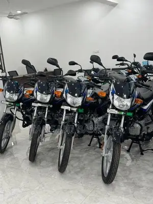 Bajaj CT100 es 2026