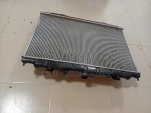 Nissan Xtrail NT30 Radiator with fan