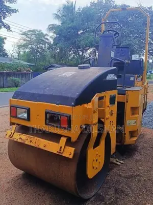 XD 30J Vibratory Roller