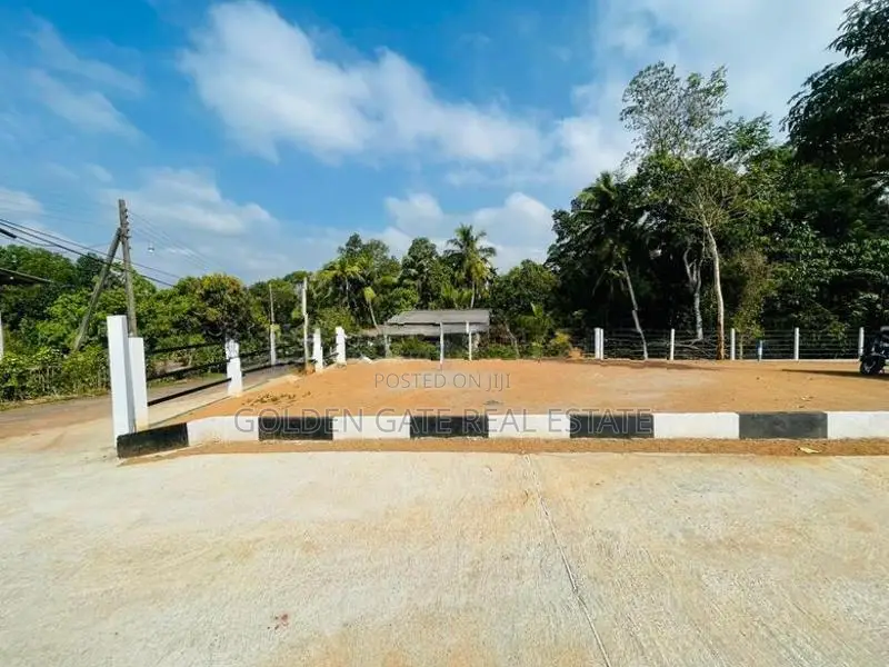 Kalagedihena Land for Sale