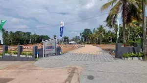 මොරටුවටත් පානදුරටත් මැදිව සුපිරි බිමි කොටස් කිහිපයක් H37