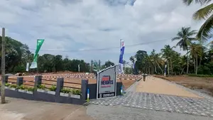 මොරටුවටත් පානදුරටත් මැදිව සුපිරි බිමි කොටස් කිහිපයක් H37