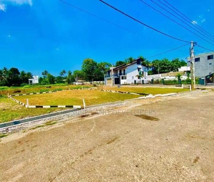 Valuable Land for Sale in Athurugiriya Main Road H37