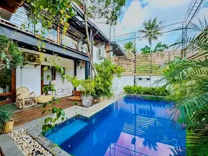 Modern 3-Storey House with Pool – Thalapathpitiya