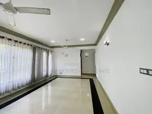 Spacious 5 Bedroom House with Elevator in Rajagiriya