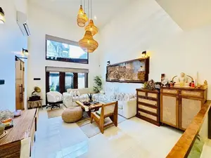 Modern 3-Storey House with Pool – Thalapathpitiya