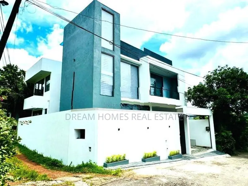 Modern House in Pannipitiya