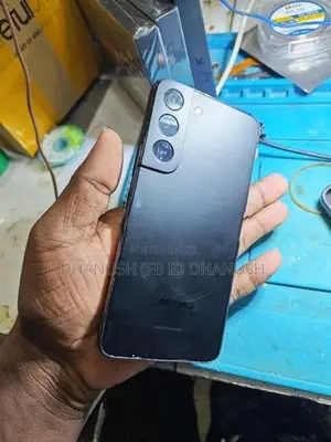 Samsung Galaxy S22 (Used)