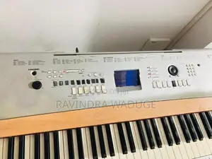 Yamaha Portable Grand DGX-630 Piano