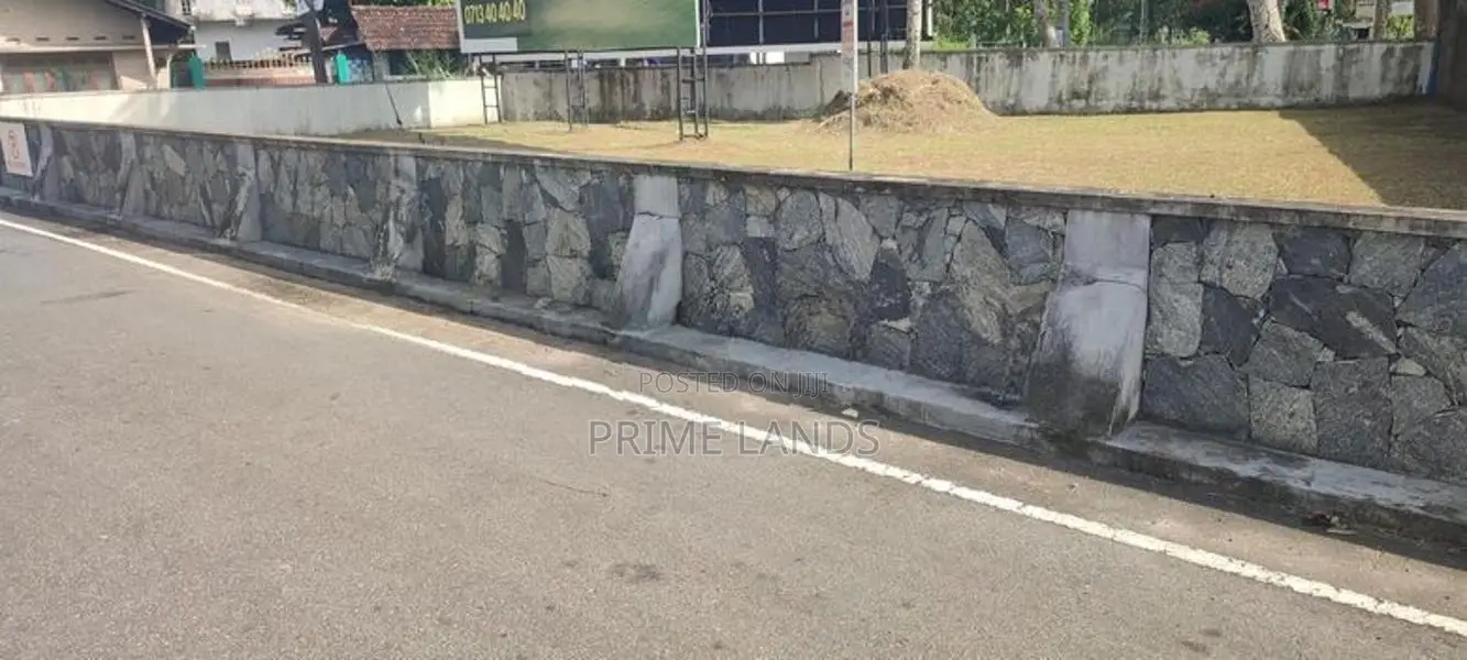 Kottawa , Malabe Bus Road Facing Land for Sale