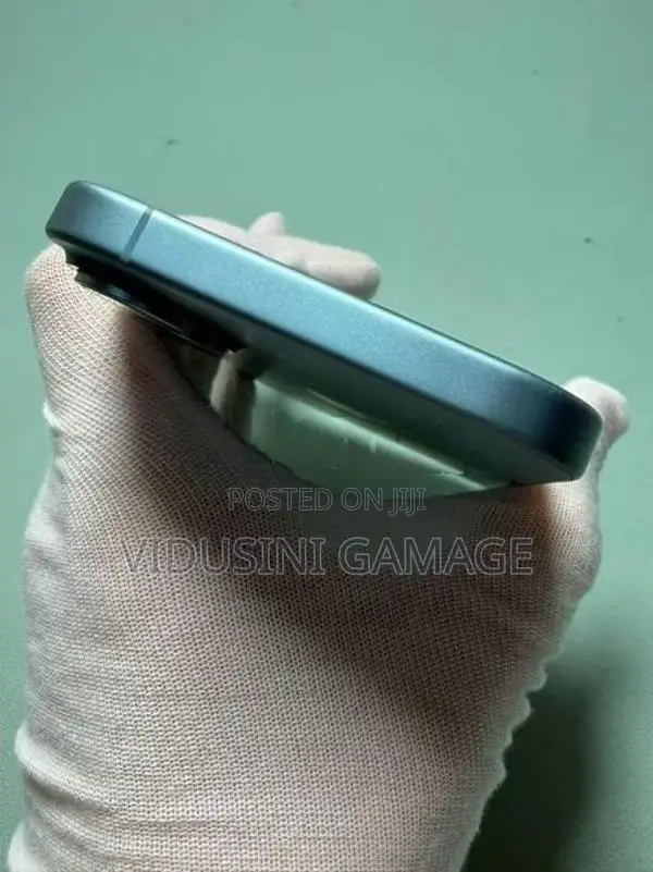 Apple iPhone 16 256GB (Used)