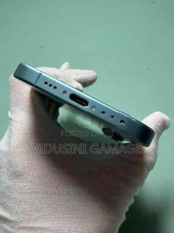 Apple iPhone 16 256GB (Used)