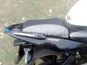 Bajaj Pulsar 180 2009