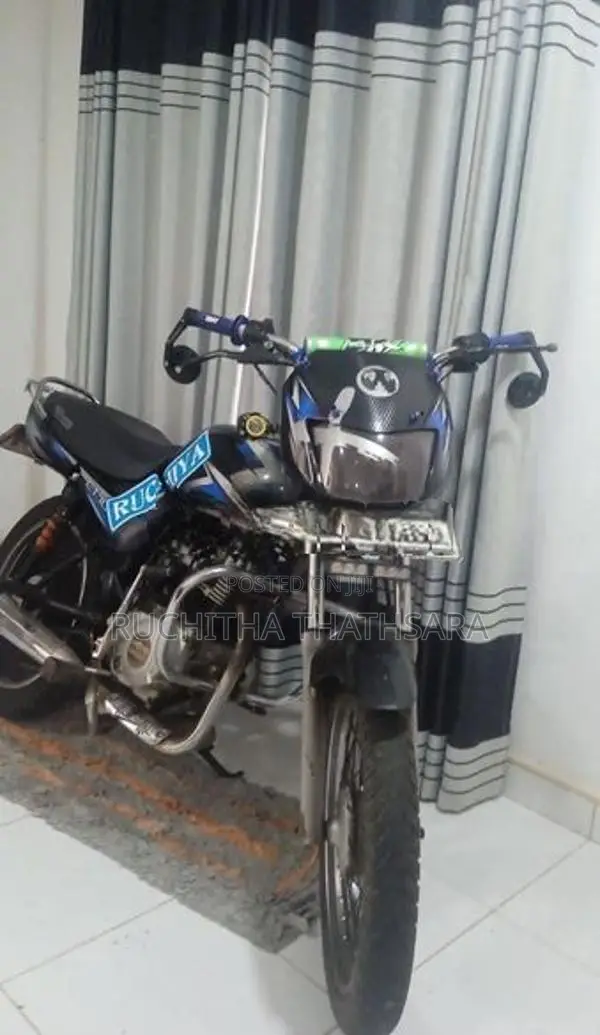 Bajaj CT100 2015