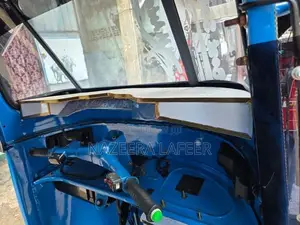 Bajaj RE Three Wheel 2015
