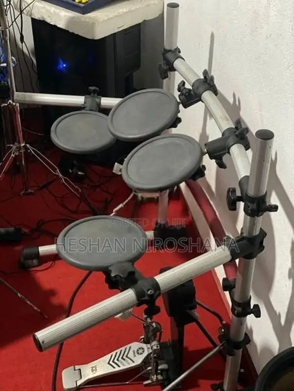 Yamaha Drum Set