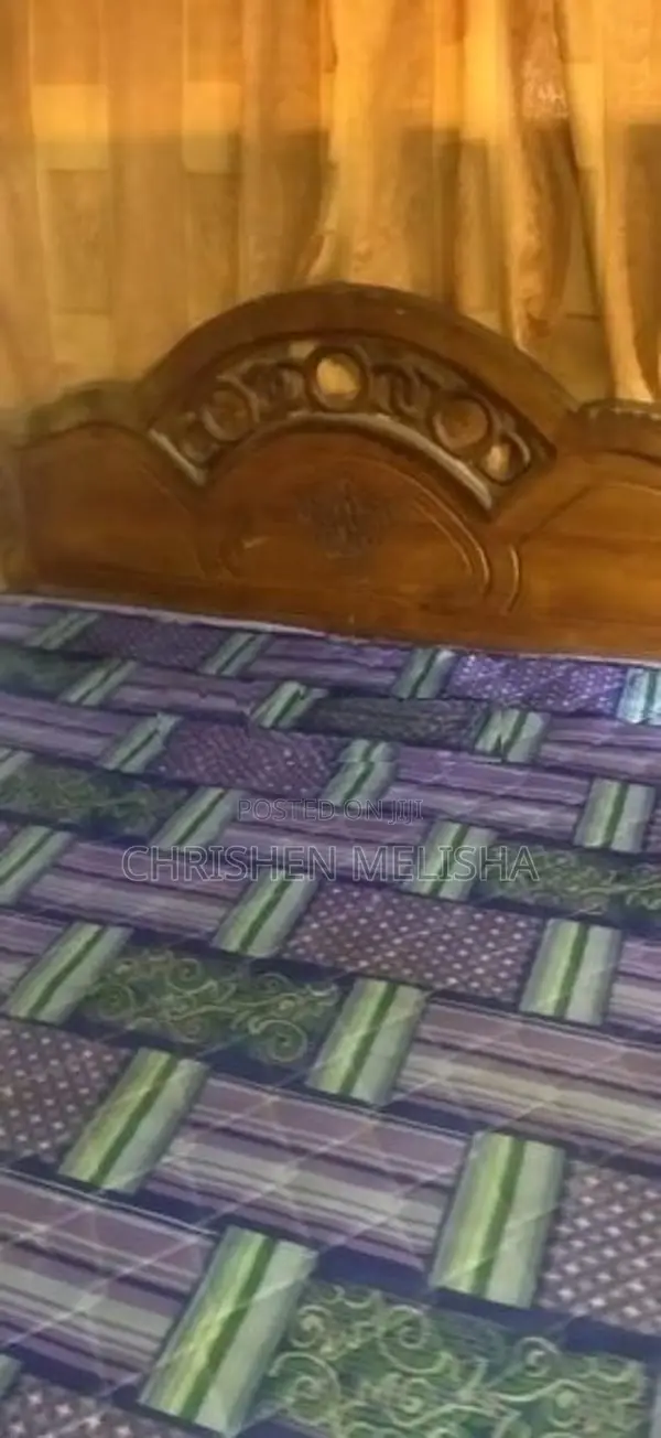 Bed 5ft /6 Ft