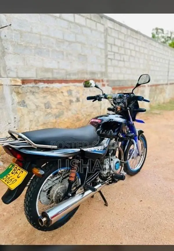 Bajaj CT100 2017