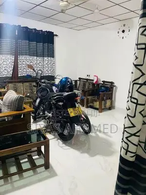 Bajaj Discover 2015