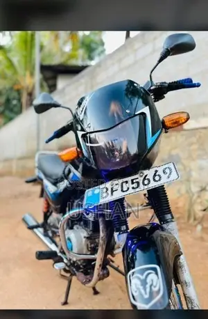 Bajaj CT100 2017