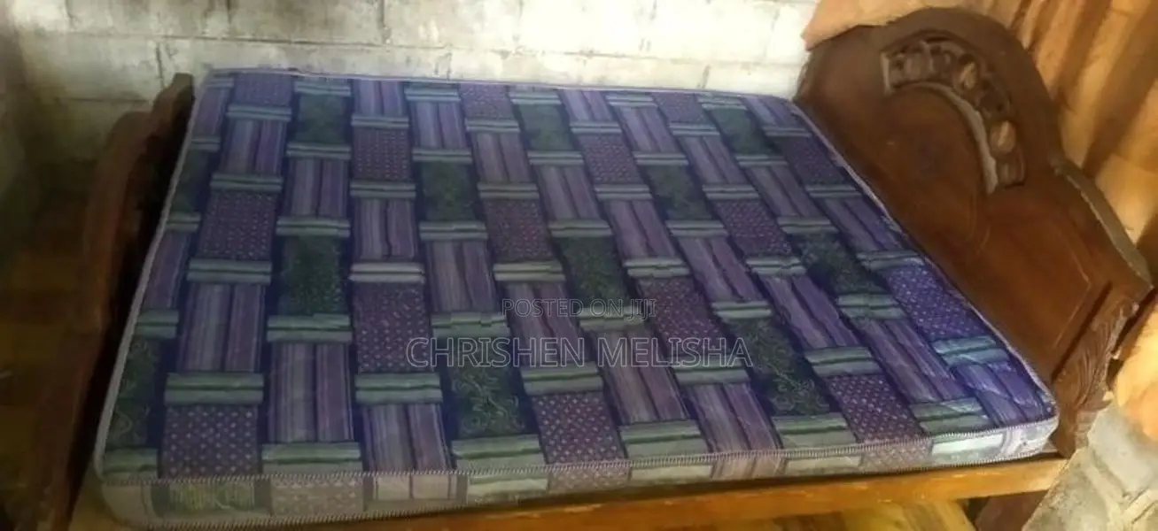 Bed 5ft /6 Ft