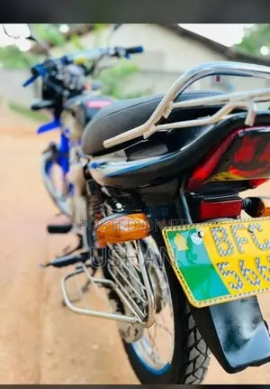 Bajaj CT100 2017