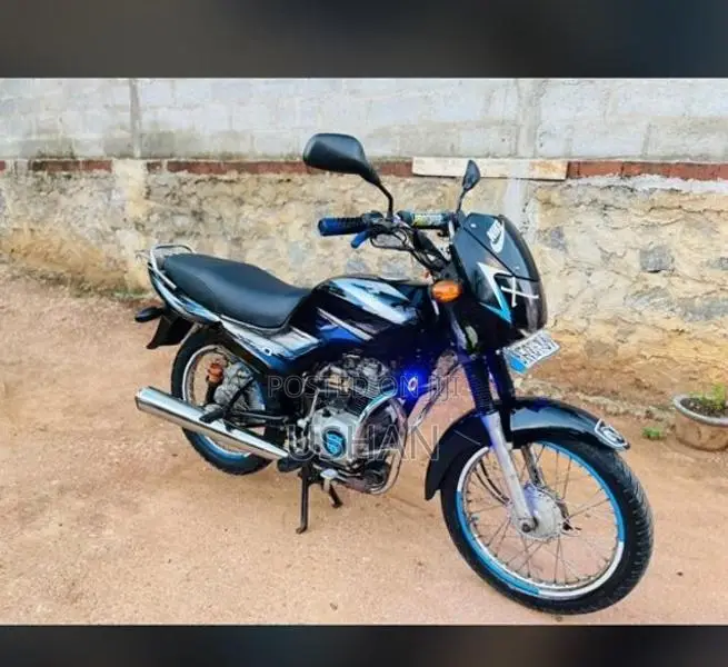 Bajaj CT100 2017