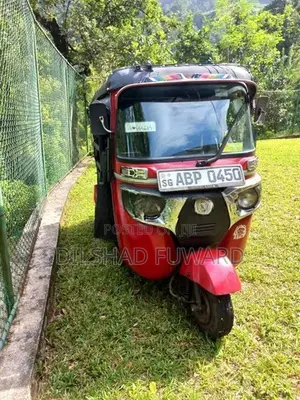 Bajaj RE 2016