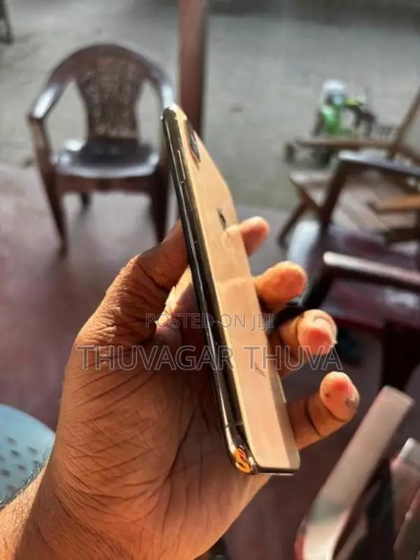 Apple iPhone XS (Used)