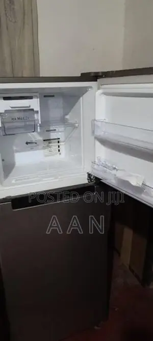 Samsung Inverter Refrigerator 216L