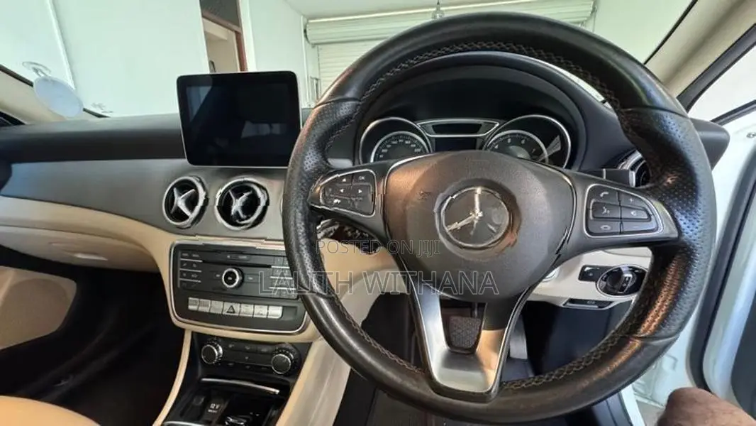 Mercedes Benz GLA 180 2018