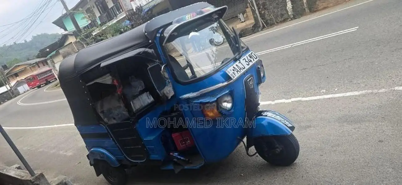 Bajaj RE 2013