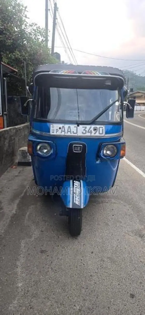 Bajaj RE 2013