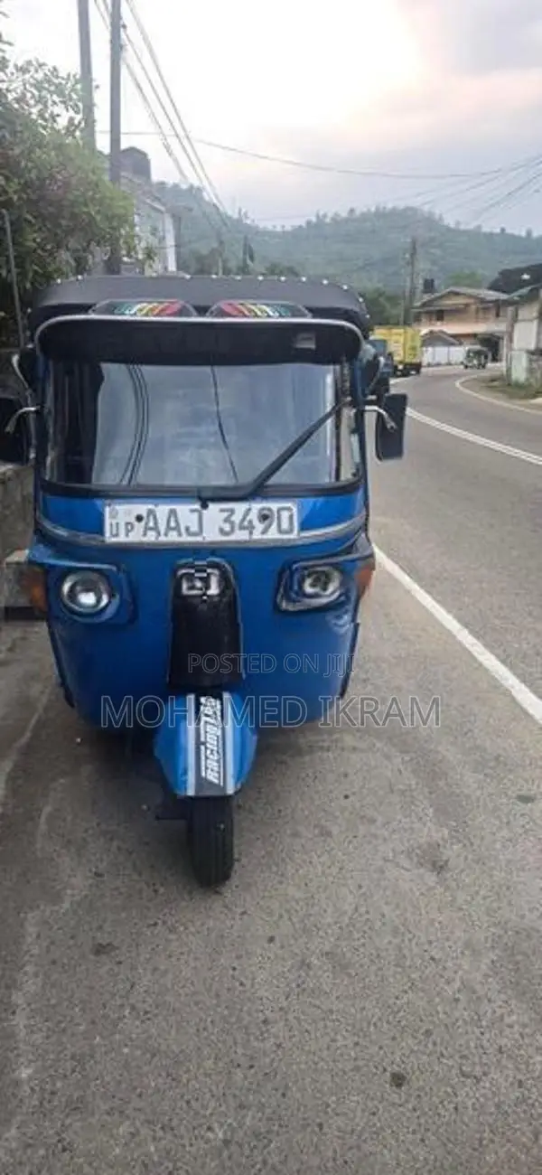 Bajaj RE 2013