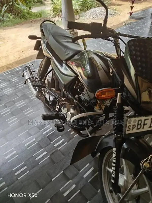 Bajaj Platina 100 ES 2019