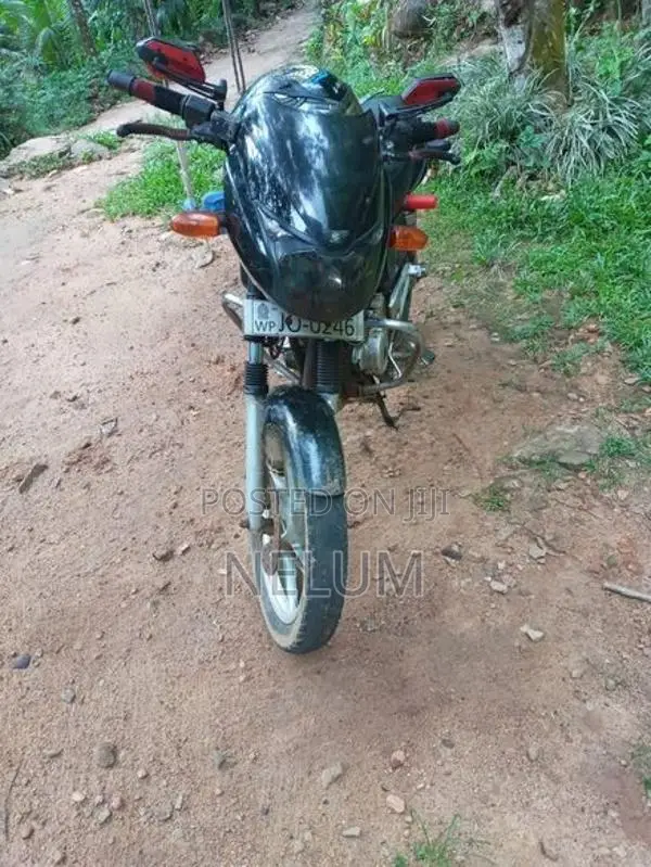 Bajaj Pulsar 180 2004