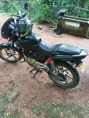 Bajaj Pulsar 180 2004