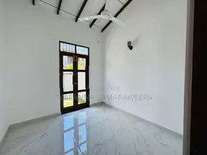 New Solid Modern Super 1 Storey House - Piliyandala
