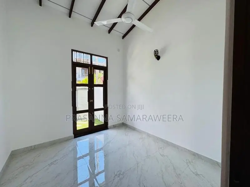New Solid Modern Super 1 Storey House - Piliyandala