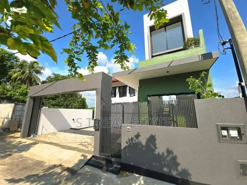 Newly Built Luxury 3 Storey House for Sale in Kottawa